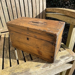 Victorian lockable chapel pitch pine collection box 28.8 x17x14.5cm