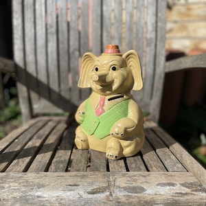 Vintage Ellgreave Pottery Seated Elephant Money Bank – 22cm Tall, 1950s – Comic Animal Design