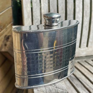 Vintage Selwin Pewter Hip Flask – English Pewter – Curved Pocket Flask – 9.5cm Tall – Made in England