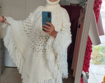 2.5 kg Pure wool sweater ponchos, Hand knit oversize poncho, Chunky knit wrap, Ponchos with fringes
