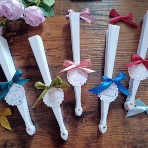 abanicos de boda personalizados con los nombres de los novios y abanicos de fecha con etiquetas de cartón abanico con lazo regalo para invitados a la iglesia