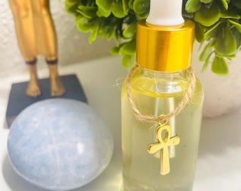 Aceite corporal para enraizar y centrar, Noches en Asuán. Intención para calmar el flujo de energía y fomentar pensamientos positivos.