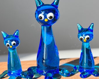 Collectible Murano Cat Family Figurine | Perfect Mother's Day Gift Idea for Mom, Grandma, Cat Mom | Cat Home Decor for Office, Nursery |