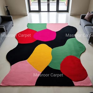 Tappeto in lana annodato a mano: forma irregolare colorata, design minimalista