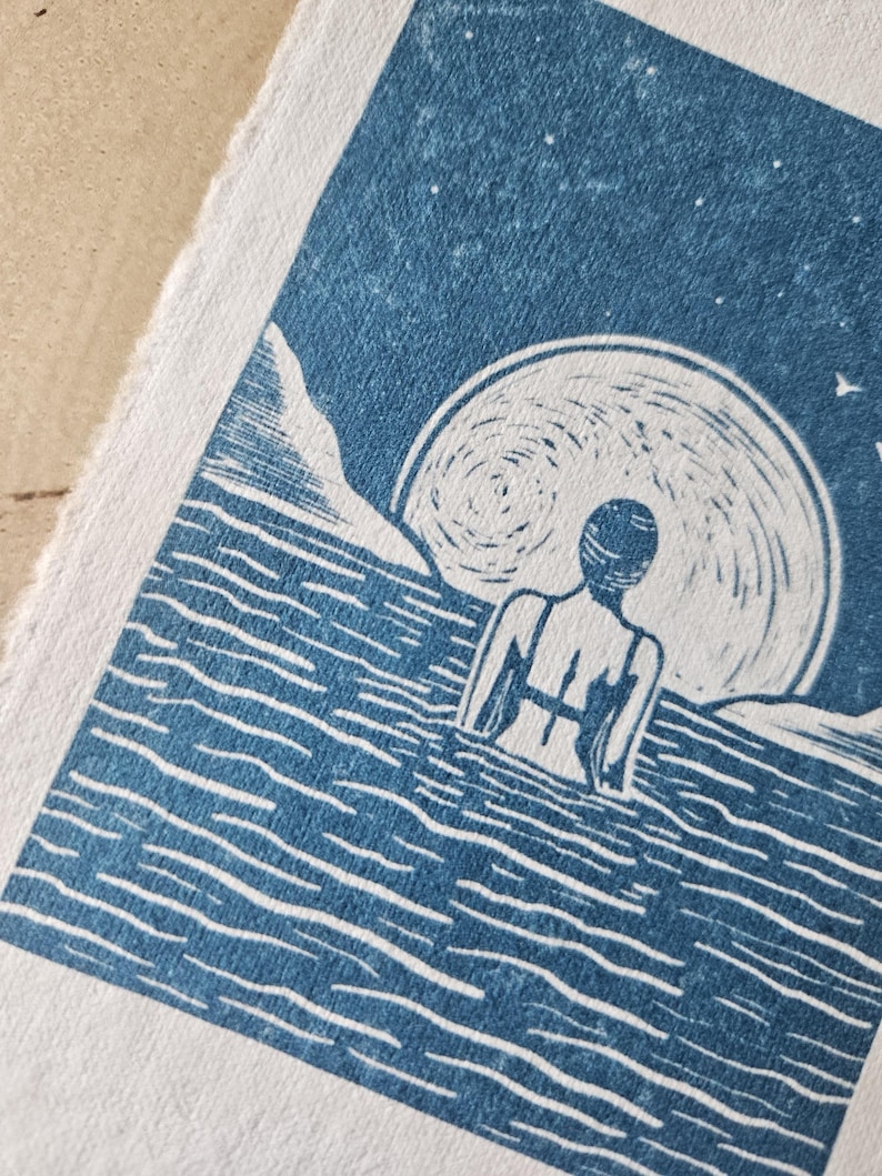 Gravura em linóleo "Natação Selvagem": Papel artesanal, edição limitada assinada imagem 3