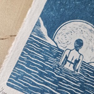 Gravura em linóleo "Natação Selvagem": Papel artesanal, edição limitada assinada imagem 12