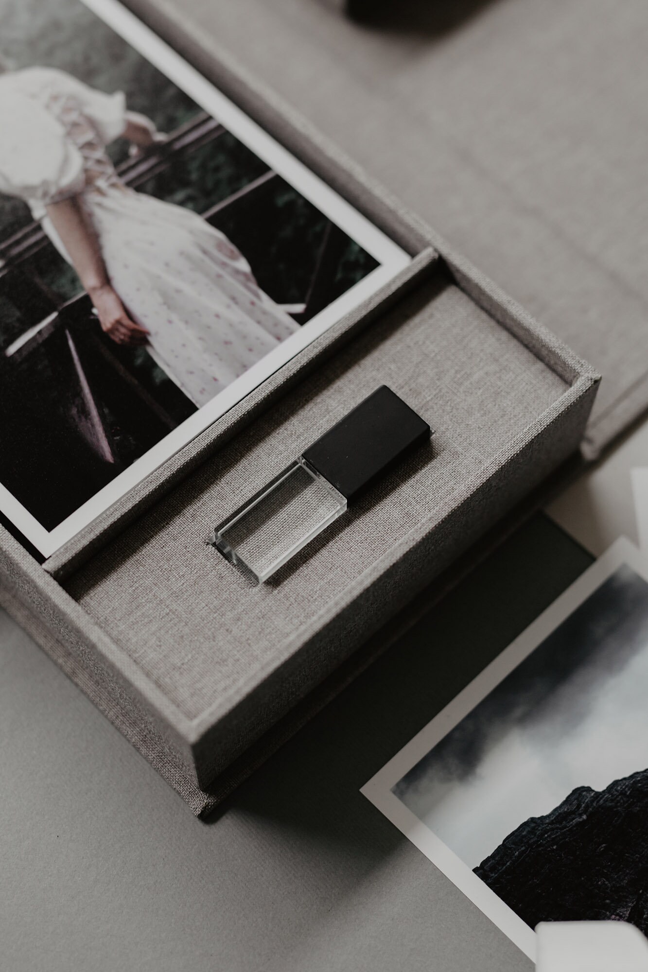 Linen Impression 4x6 Photo Box with USB - Premium USB