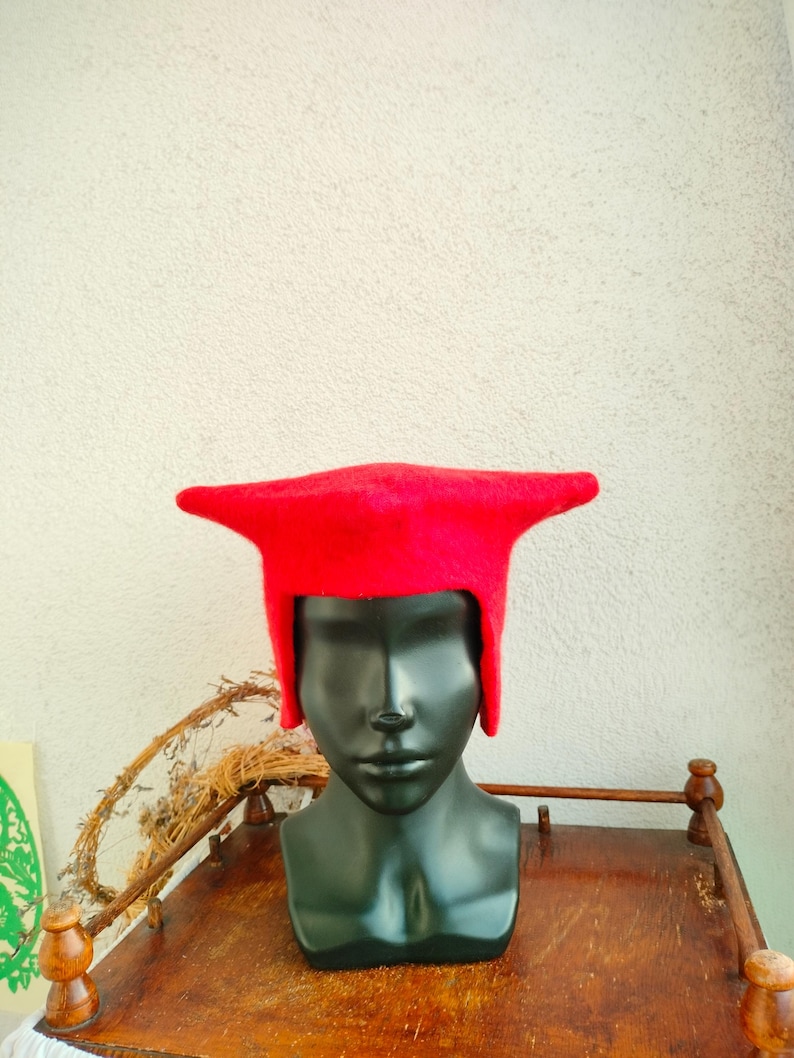 Canterbury Wool Hat for Historical Reenactment, 16th Century Tudor Felt Hat Red