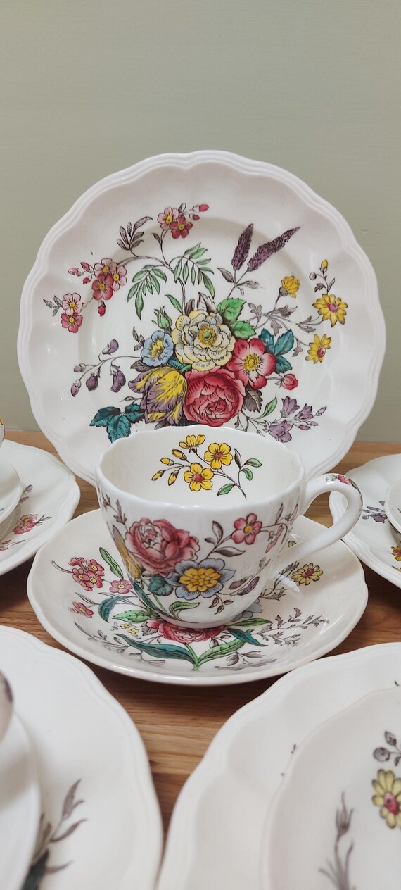 Vintage Copeland Spode Gainsborough Tea Set: Floral Cups, Saucers