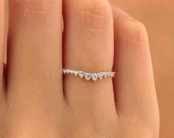 18K Gold Vintage Diamond Wedding Band Ring, Round Moissanite Diamond Matching Band, Curved Stacking Promise Ring for Women, Stacking Ring