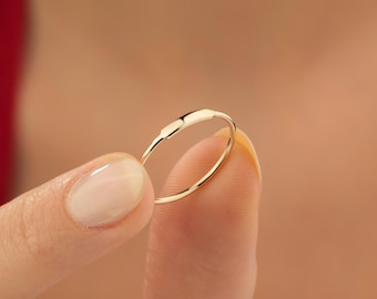 14k Solid Gold Tiny Signet Ring, Thin Engraved Signet Ring, Minimalist Custom Ring, Everyday Personalized Monogram Ring, Pinky Band for Her