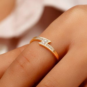 14k Solid Gold Lightning Ring, Zig Zag Knuckle Ring, Lightning Bolt CZDiamond Wedding Ring, Flash Stackable Pointer Finger Ring, Simple Ring