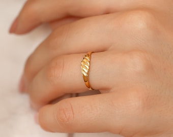 14k Solid Gold Tiny Croissant Ring, Thin Croissant Gold Dome Ring, Dainty Pinky Ring, Small Croissant Ring for Women, Chunky Twist Dome Ring