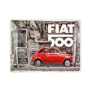 Nostalgic-Art Retro Blechschild, 30 x 40 cm, &quot;Fiat 500 – Red car in the street&quot;, Geschenk-Idee für Fiat Fans, aus Metall, Vintage Design