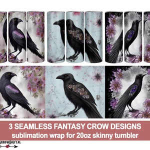 Könnte beinhalten: Drei nahtlose Sublimationsdesigns mit einem schwarzen Raben mit lila Blumen auf weißem Hintergrund. Die Designs sind für einen schlanken 20oz-Becher.