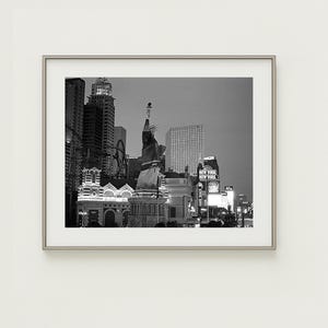 Retro Las Vegas-muurkunstdruk – New York New York Hotel, zwart-witfilmfoto, vintage Vegas-decor