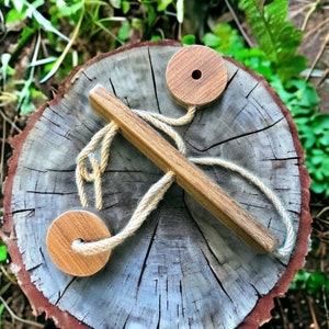 Puzzle in legno e corda / Rompicapo fatto a mano