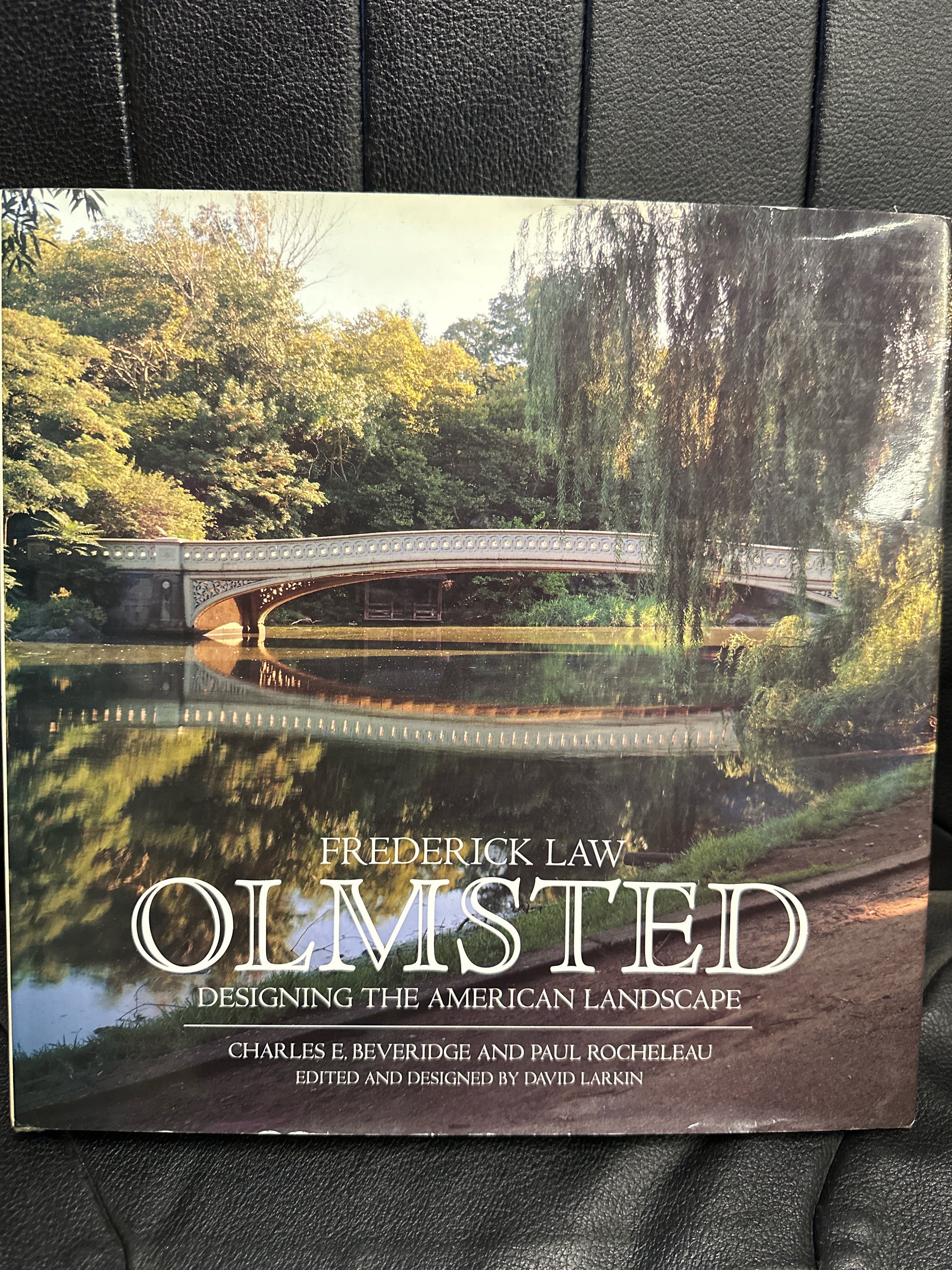 アート・デザイン・音楽 Frederick Law Olmsted Landscapes Frederick Law. OLMSTED. Designing American Landscape. STUNNING