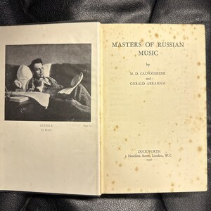 Maestros de la música rusa Calvocoressi, M. D. y Abraham, Gerald Publicado por Duckworth, Londres, 1936.