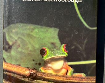 Life on Earth - David Attenborough. The best-selling book based on the television series. 1979