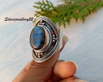 Handmade Sterling Silver Labradorite Ring: Blue Fire Gemstone