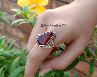 Anillo de granate hecho a mano: anillo bohemio de plata de ley 925