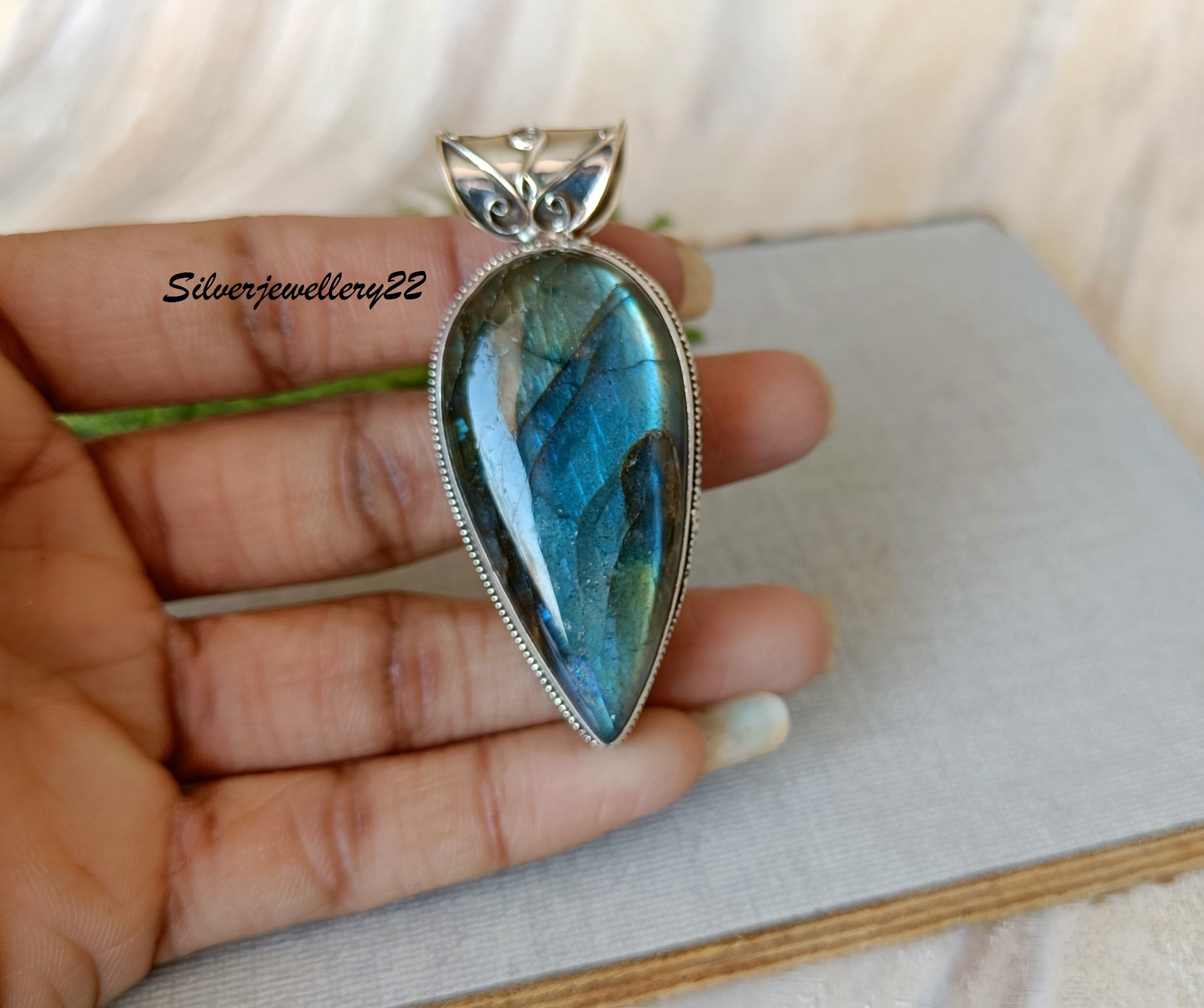 Ciondolo in labradorite fatto a mano: pietra preziosa in argento sterling 925 - Italia