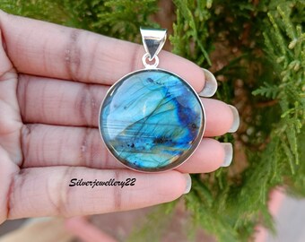 ラブラドライトペンダント：925スターリングシルバーの宝石ジュエリー