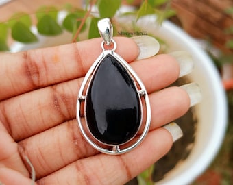 Colgante en forma de lágrima de plata de ley 925 con ónix negro