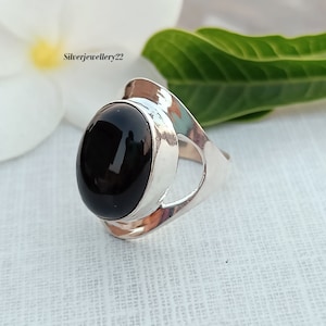 Handmade Black Onyx Ring: 925 Sterling Silver Band