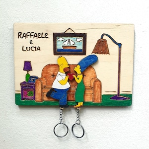 Portachiavi SIMPSON. Appendichiavi del cartone animato I Simpson. Homer e Marge. Legno dipinto a Mano