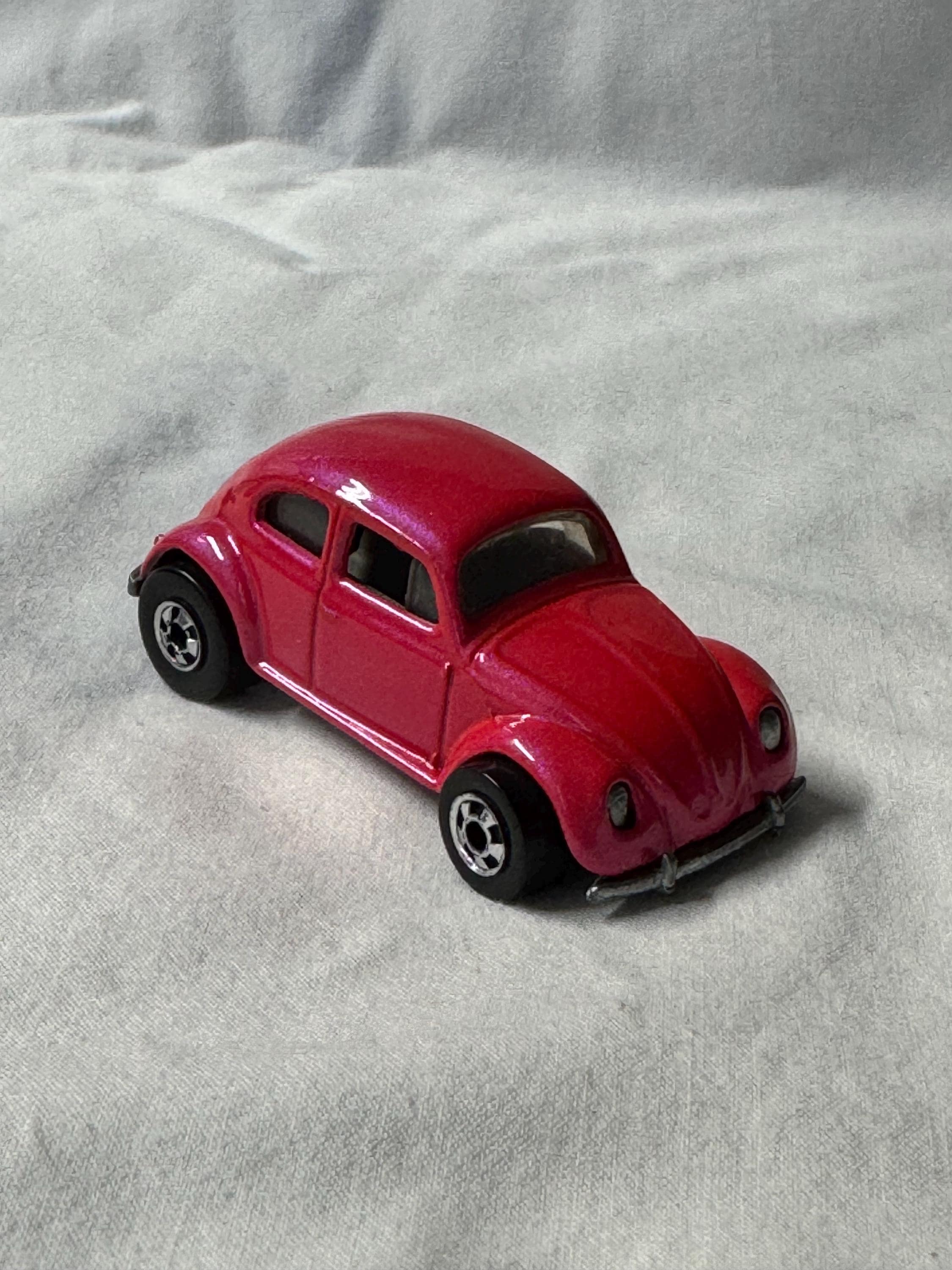 1988 Hot Wheels Volkswagen VW Pearl Pink Bug Beetle 1:64 Die