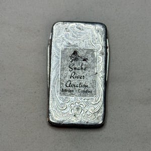 Clip para billetes vintage de acero inoxidable texturizado imperial con navaja y lima - Snake River Aviation Adrian Condon
