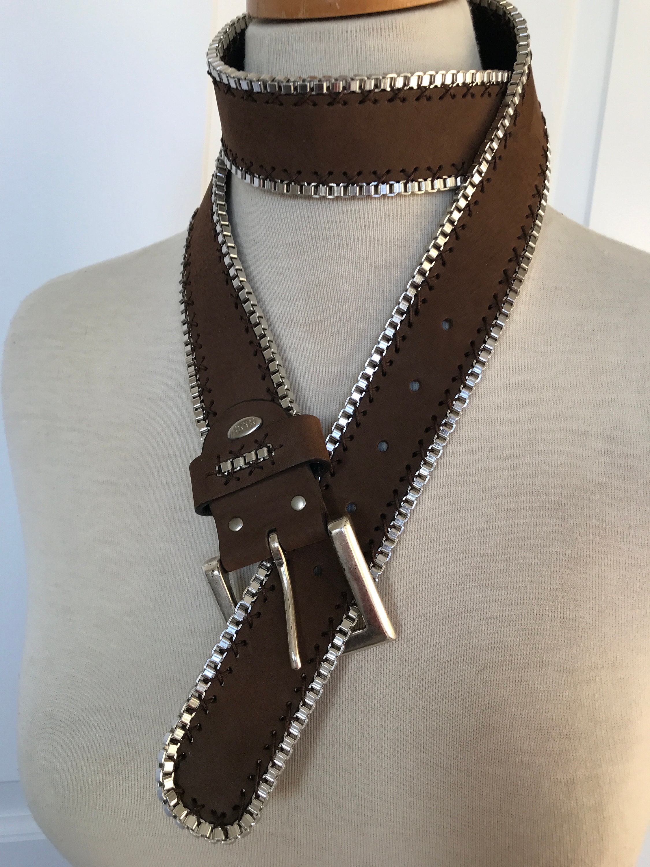 NANNI MADE IN ITALY VINTAGE WOMENS LEATHER AND METAL DESIGNER BELT SZ 95/38 NANNI Leather Medium Belts for Women for sale | eBay main image 2