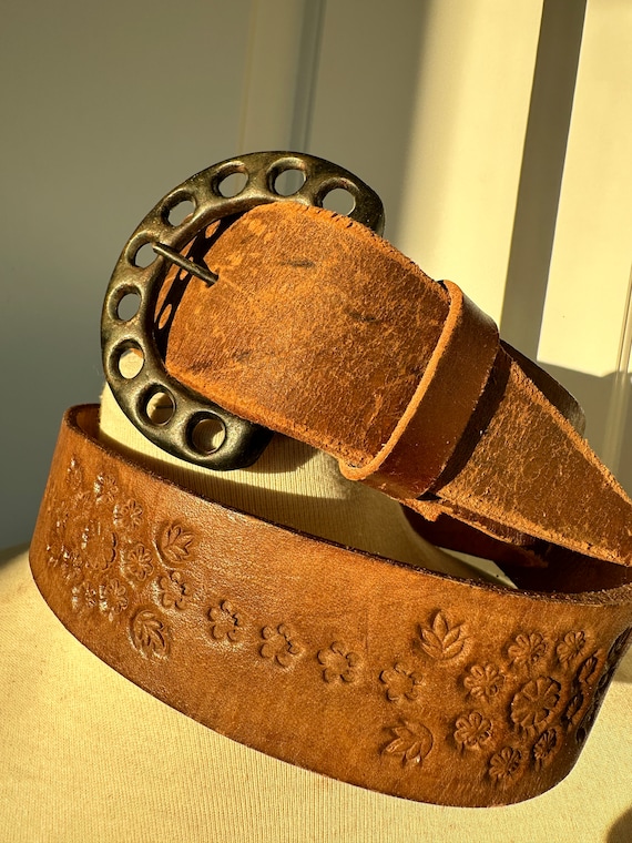 Large Vintage Thick Leather Embossed Belt - Etsy display picture 2