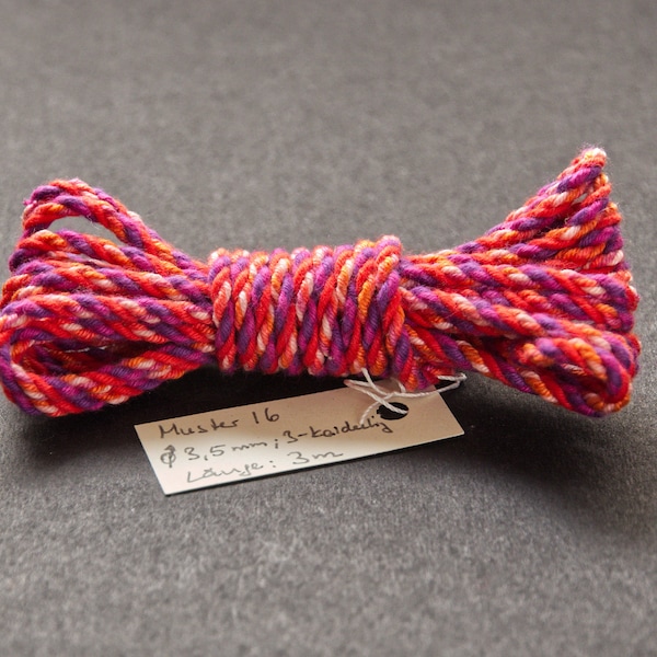 3-kardeelige, von Hand gedrehte schnur, rot – orange – violett mit rosa Tupfen – Unikat Nr. 16