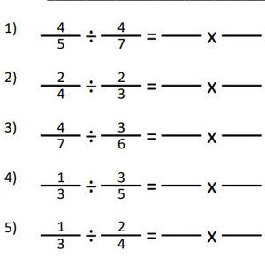 Puede incluir: Una hoja de trabajo con cinco problemas de matemáticas que implican la división de fracciones. Cada problema tiene dos fracciones, un símbolo de división y un signo igual. Los problemas están numerados del 1 al 5.