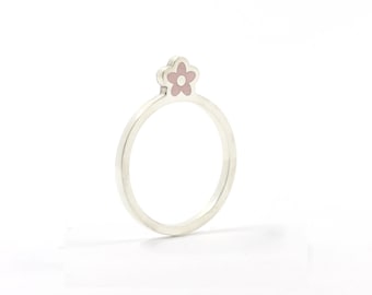 Bague fleur plate en argent avec émail