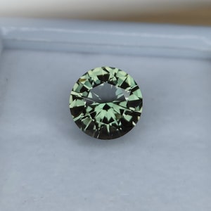 Espinela verde cultivada en laboratorio: piedra preciosa con corte de diamante de 4,20 ct, 10 mm