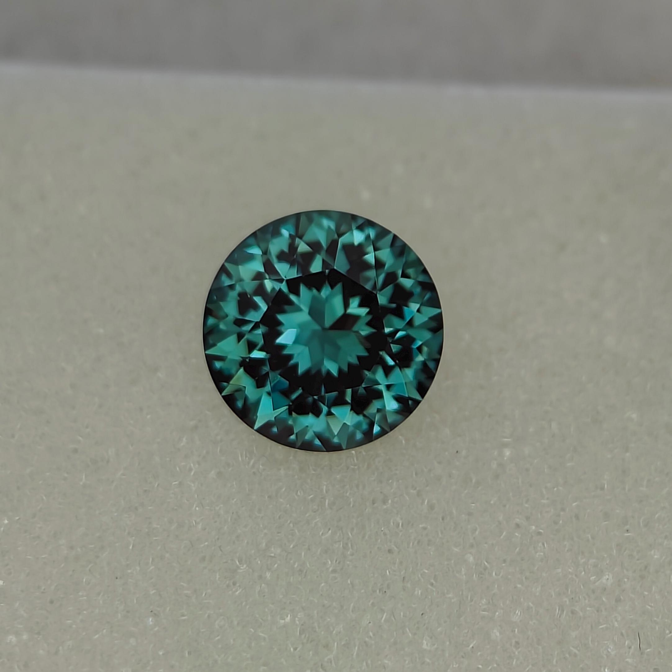 Precision Cut, 4 Ct Lab Teal Spinel: 10mm Round Cut Green Gemstone - Etsy