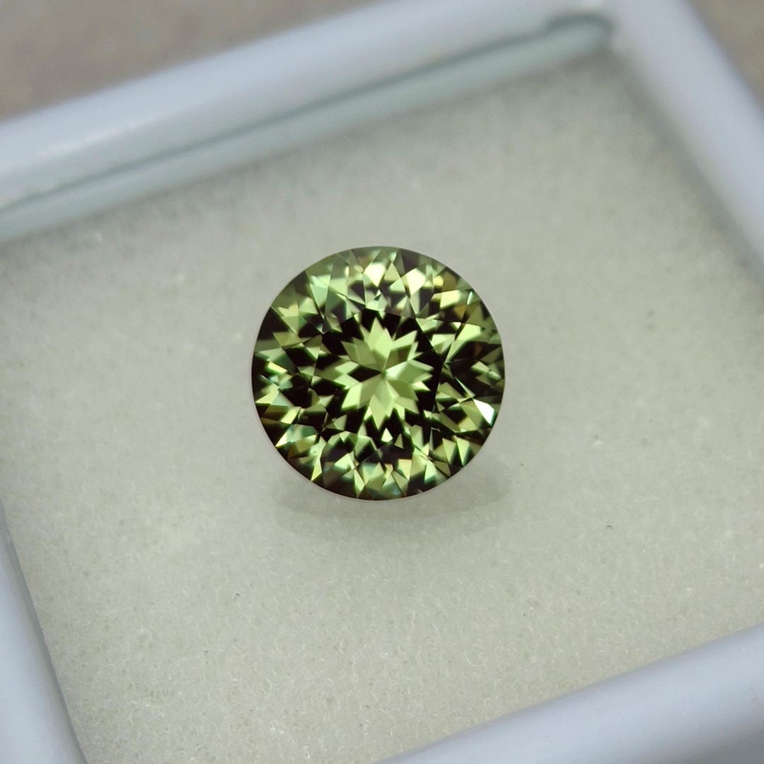Precision Cut, 4.05 Ct Lab Green Spinel, 10mm Round Cut Spinel High ...