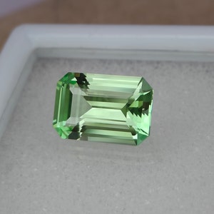 Precision Cut - 5.45 ct Apple Green Lab Sapphire, 08x12 MM Emerald Cut Green Sapphire, Sapphire, High Quality Clean Sapphire, Gemstone