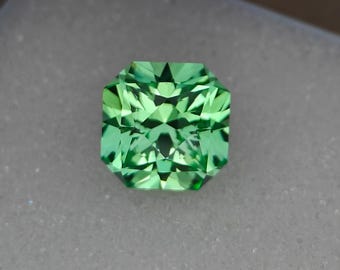 Lab Apple Green Sapphire, 10mm Asscher Cut Gemstone, 7.05 Ct