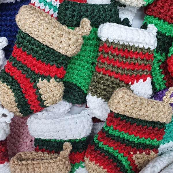 Crochet Pattern Christmas stocking gift card holder.pdf