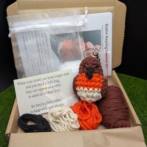 Schlüsselanhänger mit Geschenkbeutel und Karte für Robin Schlüsselanhänger.