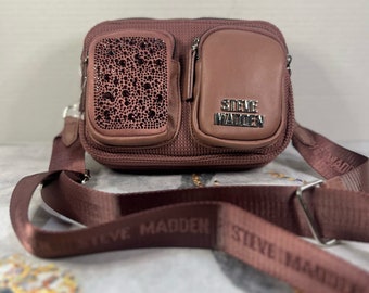 Bolso bandolera rosa intenso con diamantes de imitación de Steve Madden NUEVO