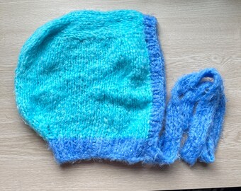 Gorro con capucha brillante y supersuave.