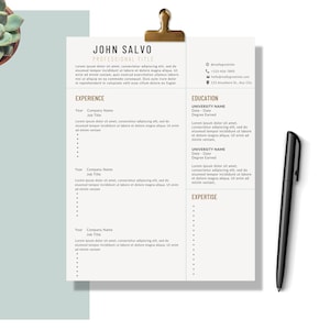 Può includere: Un modello di curriculum con sfondo beige e accenti dorati. Il curriculum è per John Salvo e include sezioni per esperienza, istruzione ed esperienza.