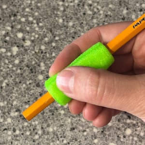 Ergonomic Pencil Grip: Reusable Comfort Hand Grip for Kids