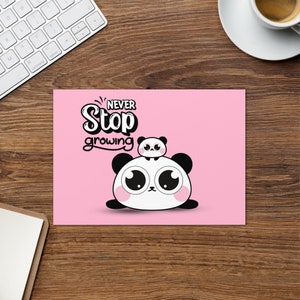 Wenskaart stop nooit met het leren van schattige panda's terug naar school nieuw begint blanco wenskaart college leren volwassen leerling roze kaart